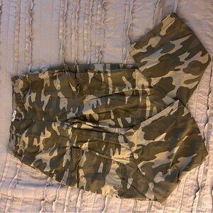 Girls Size 14 Vanilla Star Camo Cargo Pants With Rhinestone Detailing